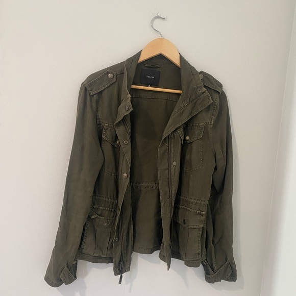 Dark green coat from aritzia size medium - Picture 1 of 3